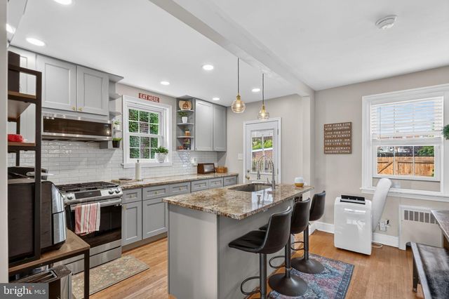 1811 OAK ST, Wilmington, DE 19805