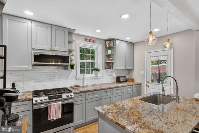 1811 OAK ST, Wilmington, DE 19805
