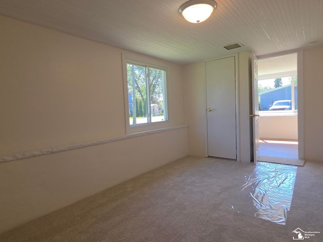 3451 Parkwood Avenue, Monroe, MI 48162
