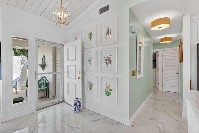 5632 SE Foxcross Place, Stuart, FL 34997