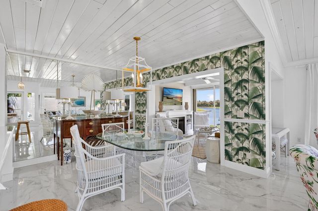 5632 SE Foxcross Place, Stuart, FL 34997