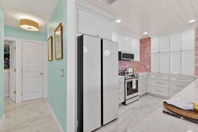 5632 SE Foxcross Place, Stuart, FL 34997
