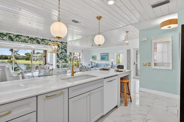 5632 SE Foxcross Place, Stuart, FL 34997
