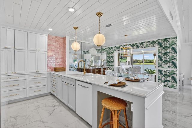 5632 SE Foxcross Place, Stuart, FL 34997