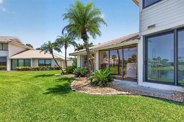 5632 SE Foxcross Place, Stuart, FL 34997
