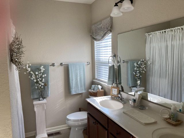 140 N Wild Flower LANE, Elkhorn, WI 53121