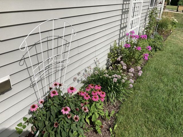 140 N Wild Flower LANE, Elkhorn, WI 53121