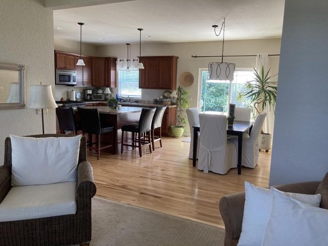 140 N Wild Flower LANE, Elkhorn, WI 53121