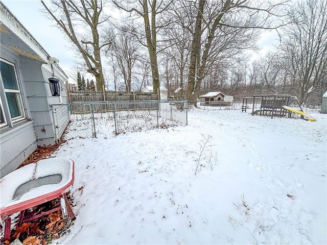 24 Varian Lane, Gates, NY 14624