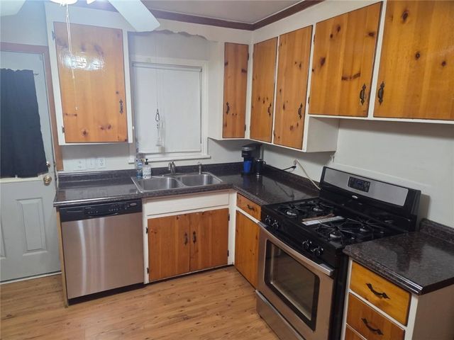 24 Varian Lane, Gates, NY 14624