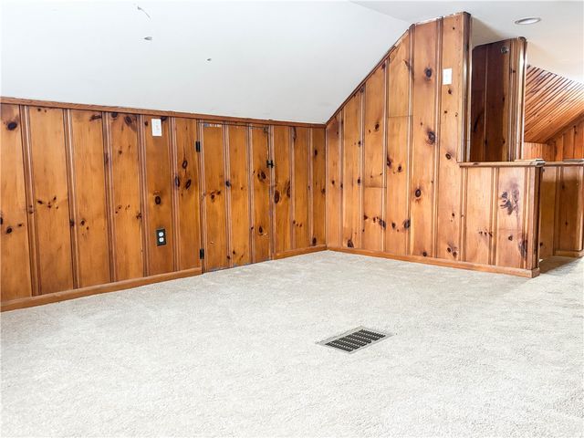 24 Varian Lane, Gates, NY 14624