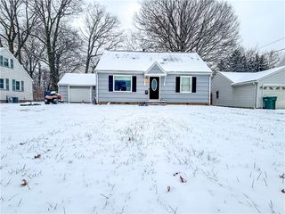 24 Varian Lane, Gates, NY 14624