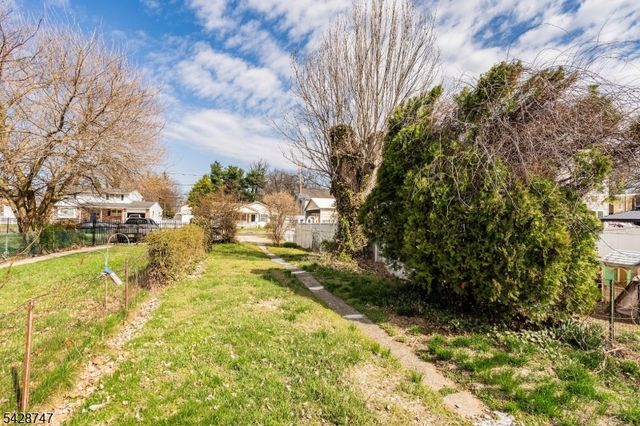 217 W Union St, Burlington City, NJ 08016