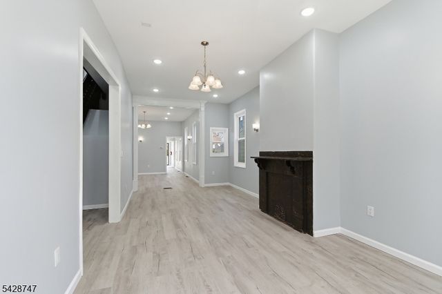 217 W Union St, Burlington City, NJ 08016