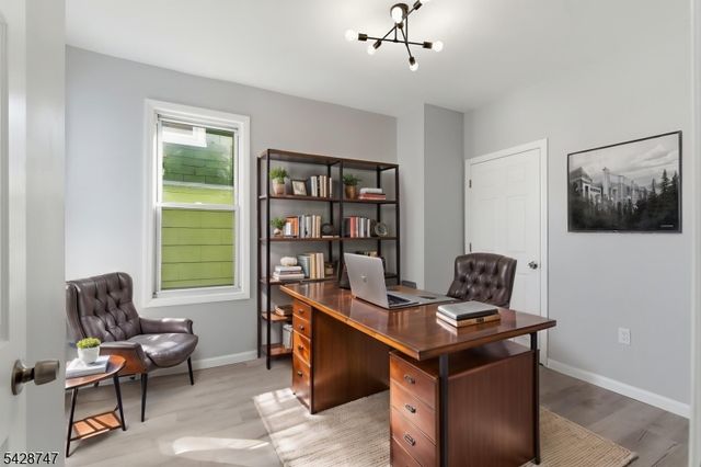 217 W Union St, Burlington City, NJ 08016