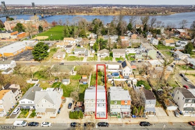 217 W Union St, Burlington City, NJ 08016