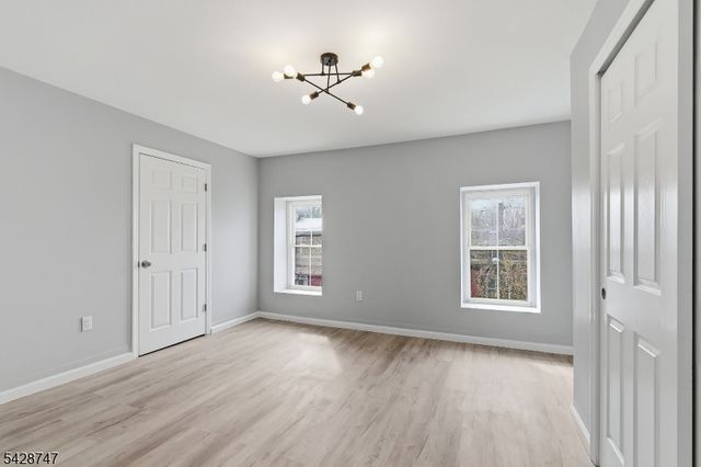 217 W Union St, Burlington City, NJ 08016