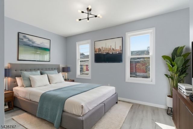 217 W Union St, Burlington City, NJ 08016