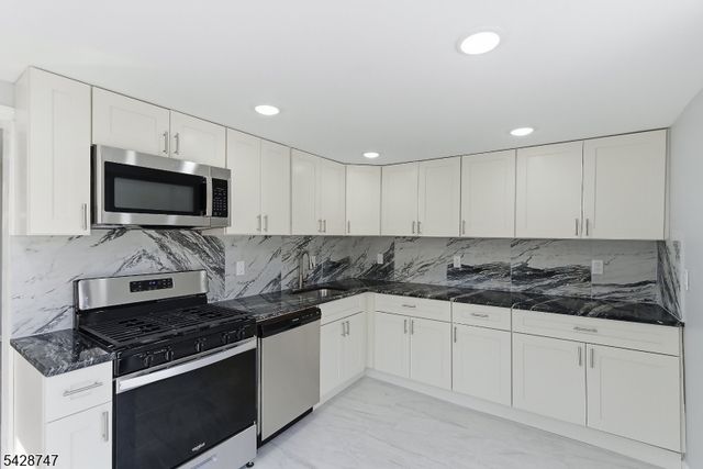 217 W Union St, Burlington City, NJ 08016