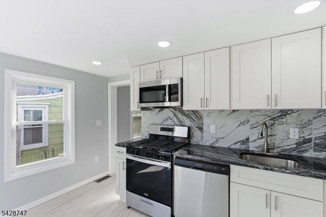 217 W Union St, Burlington City, NJ 08016