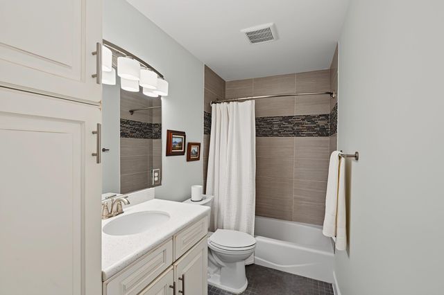5879 Valley Forge Drive 107, Houston, TX 77057