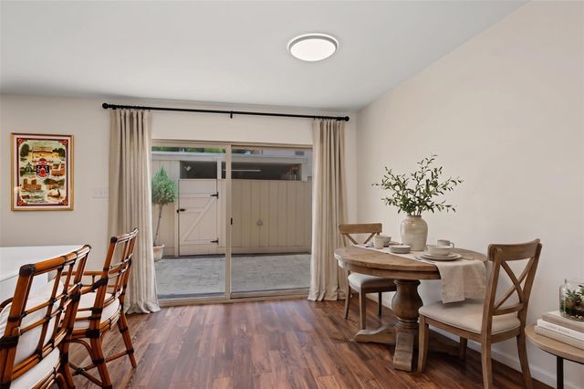 5879 Valley Forge Drive 107, Houston, TX 77057
