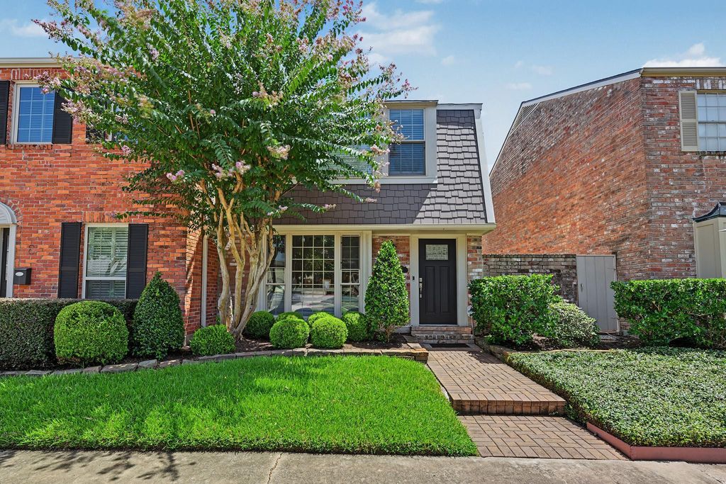 5879 Valley Forge Drive 107, Houston, TX 77057