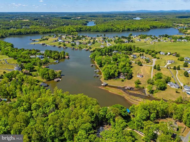 6725 WATER VIEW LN, Mineral, VA 23117