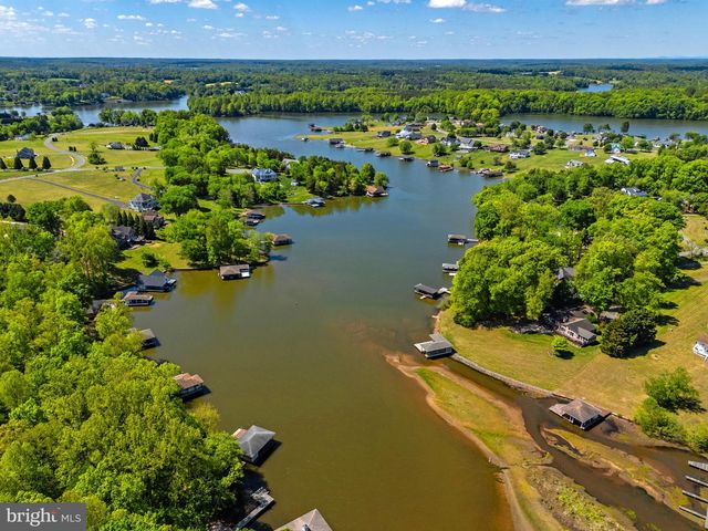 6725 WATER VIEW LN, Mineral, VA 23117