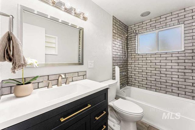 6402 W Northview St, Boise, ID 83704