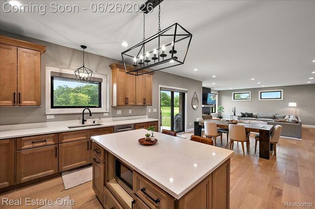 1721 Royal Birkdale Drive, Oxford Charter Township, MI 48371