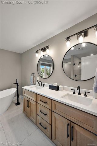 1721 Royal Birkdale Drive, Oxford Charter Township, MI 48371