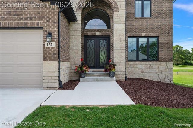 1721 Royal Birkdale Drive, Oxford Charter Township, MI 48371