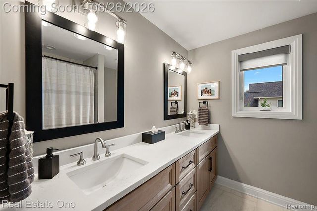 1721 Royal Birkdale Drive, Oxford Charter Township, MI 48371