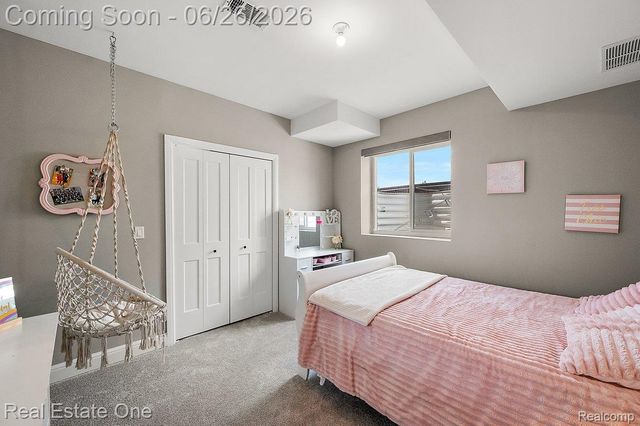1721 Royal Birkdale Drive, Oxford Charter Township, MI 48371