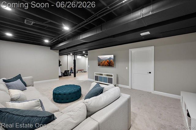 1721 Royal Birkdale Drive, Oxford Charter Township, MI 48371