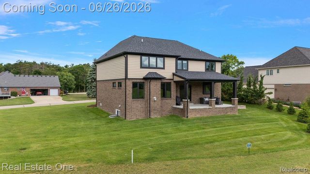 1721 Royal Birkdale Drive, Oxford Charter Township, MI 48371