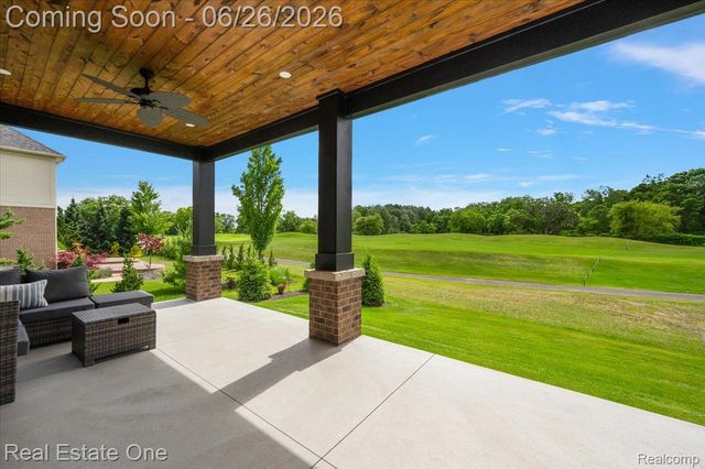 1721 Royal Birkdale Drive, Oxford Charter Township, MI 48371
