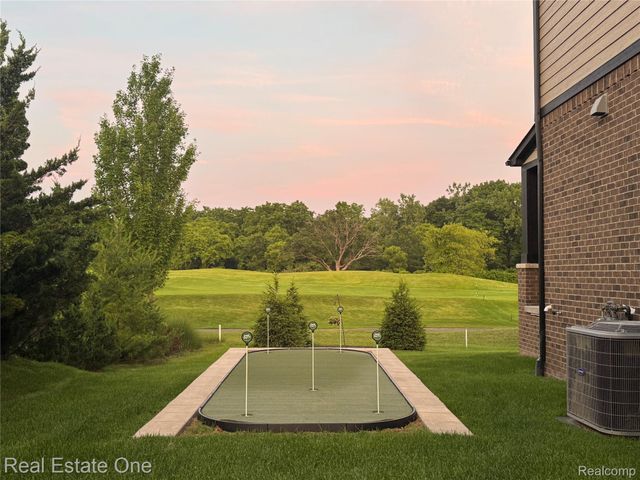 1721 Royal Birkdale Drive, Oxford Charter Township, MI 48371