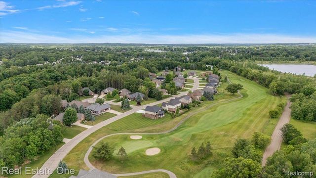 1721 Royal Birkdale Drive, Oxford Charter Township, MI 48371