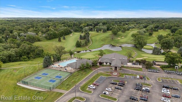 1721 Royal Birkdale Drive, Oxford Charter Township, MI 48371