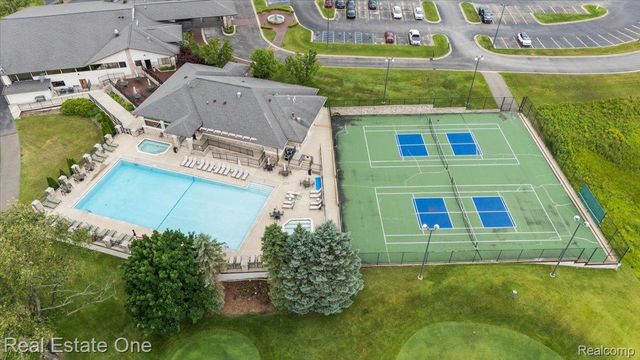 1721 Royal Birkdale Drive, Oxford Charter Township, MI 48371