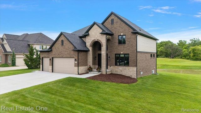 1721 Royal Birkdale Drive, Oxford Charter Township, MI 48371