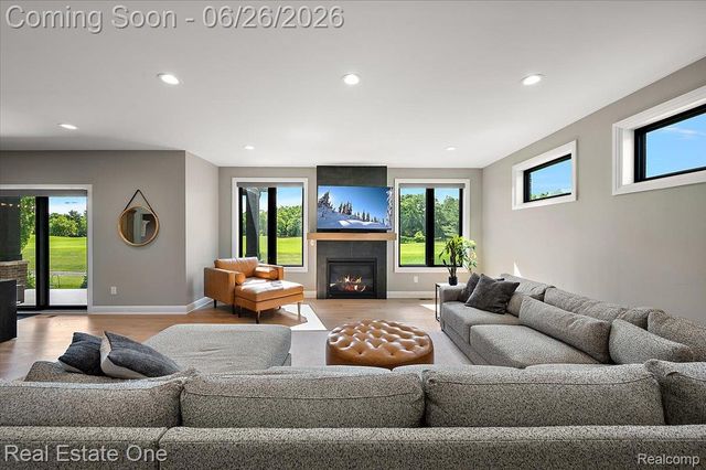 1721 Royal Birkdale Drive, Oxford Charter Township, MI 48371