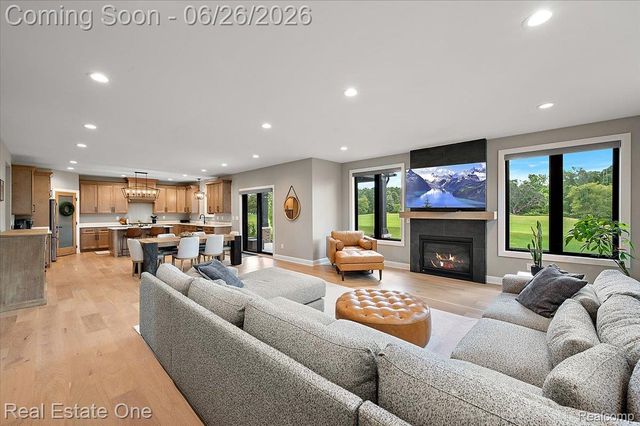 1721 Royal Birkdale Drive, Oxford Charter Township, MI 48371