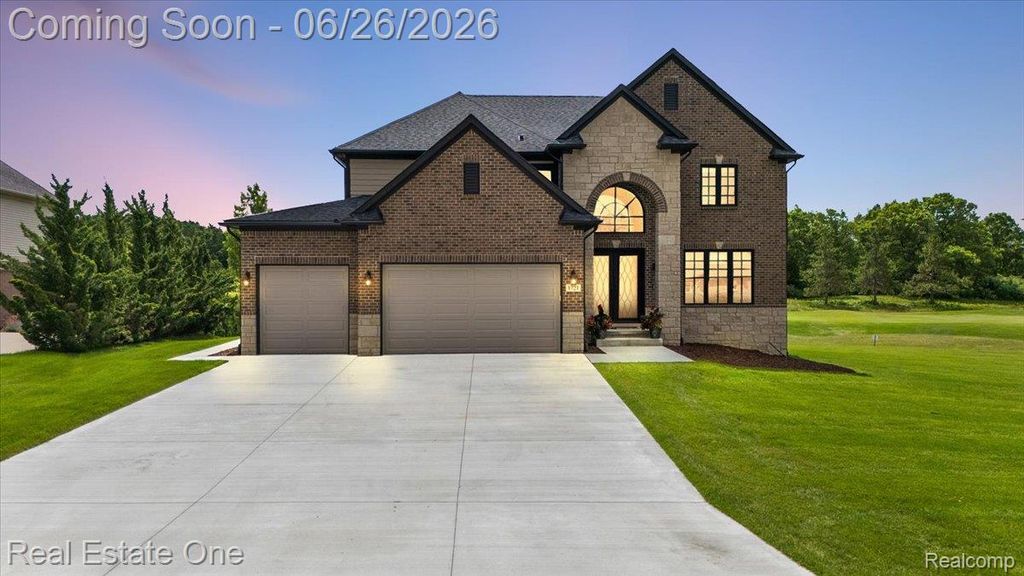 1721 Royal Birkdale Drive, Oxford Charter Township, MI 48371