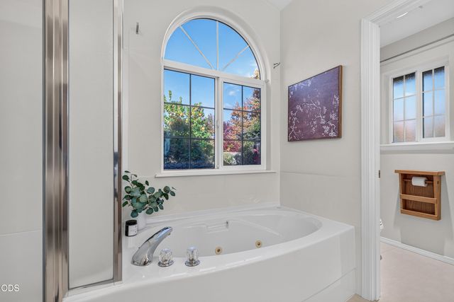 1196 Moon Glo Drive, Grants Pass, OR 97527