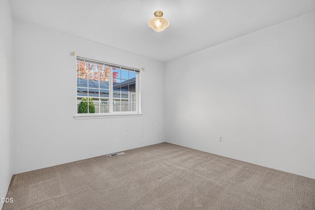 1196 Moon Glo Drive, Grants Pass, OR 97527