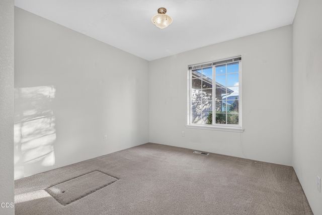1196 Moon Glo Drive, Grants Pass, OR 97527