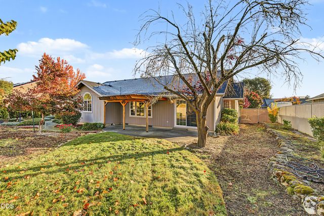 1196 Moon Glo Drive, Grants Pass, OR 97527